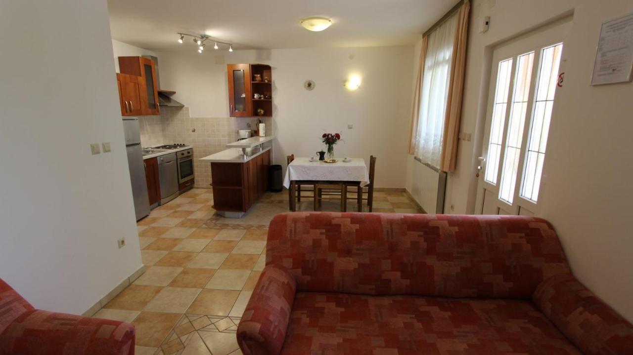 Apartments Kirincic Sveti Vid-Miholjice Экстерьер фото