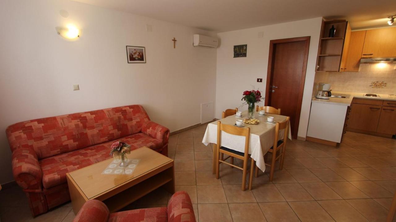 Apartments Kirincic Sveti Vid-Miholjice Экстерьер фото