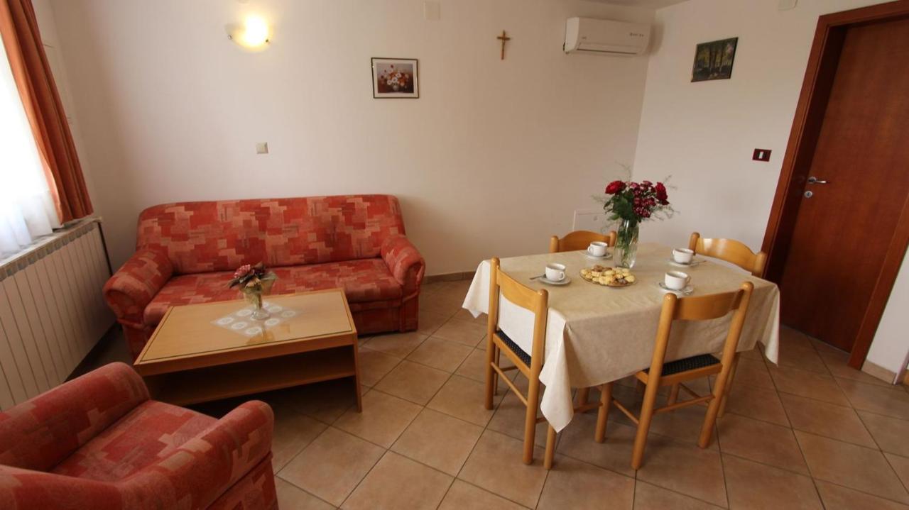 Apartments Kirincic Sveti Vid-Miholjice Экстерьер фото