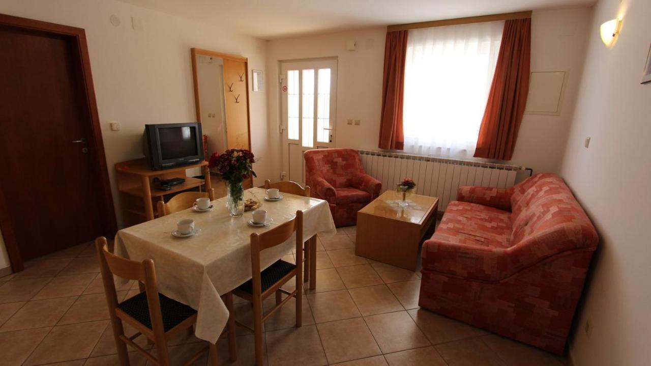 Apartments Kirincic Sveti Vid-Miholjice Экстерьер фото