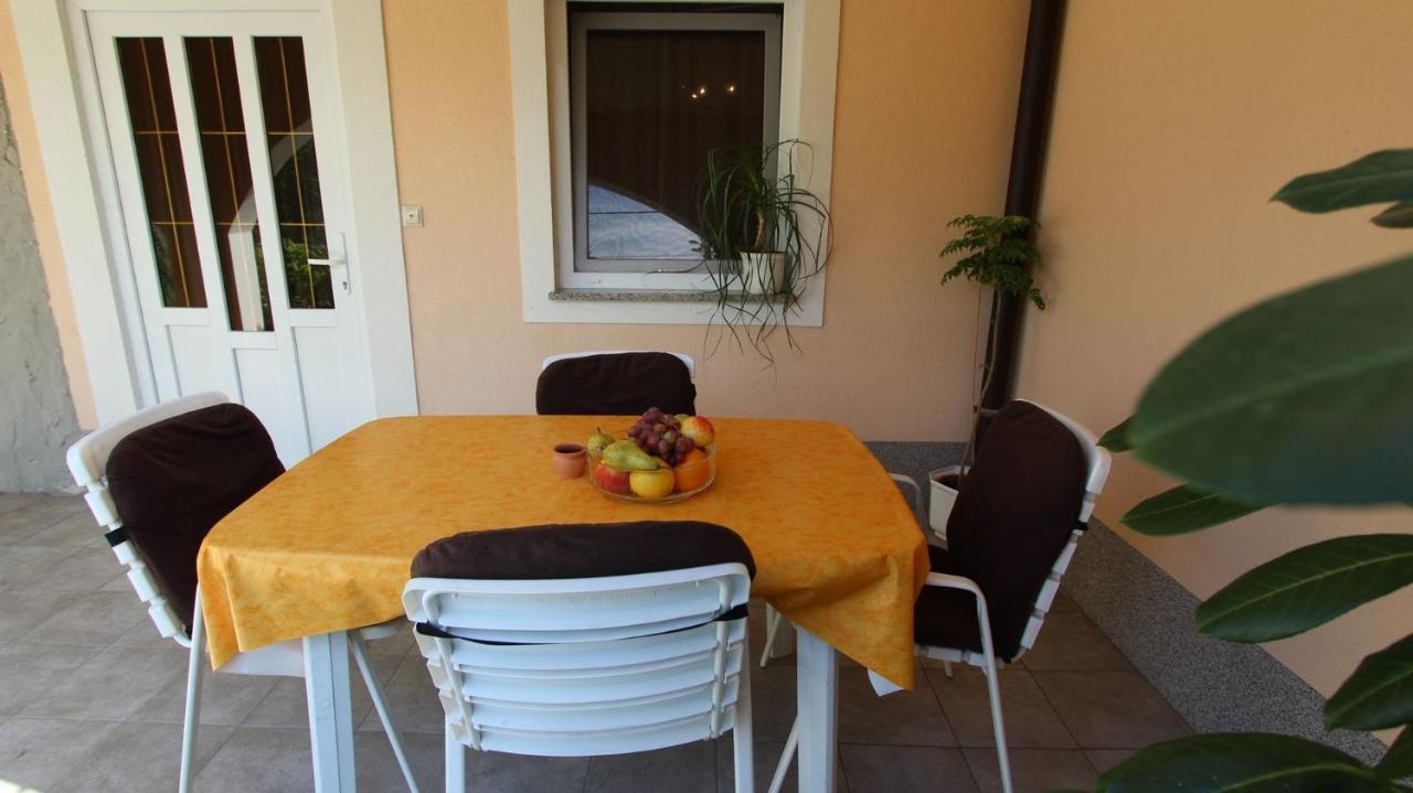 Apartments Kirincic Sveti Vid-Miholjice Экстерьер фото